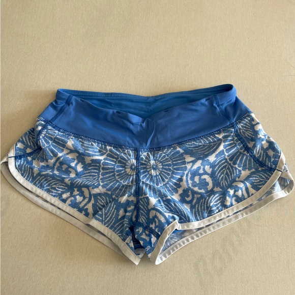 Lululemon Speed Up Low-Rise Lined Short 2.5" - Picture 1 of 4